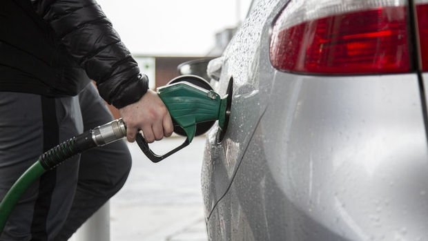 Benzin ve motorine indirim geldi