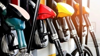 Benzine 2 lira 11 kuruş zam geldi