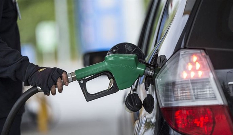 Benzine 21 kuruş zam yapıldı