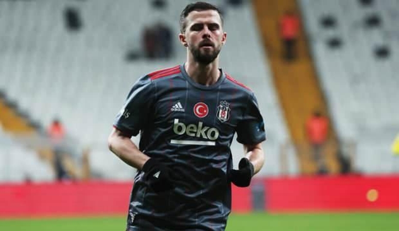 Beşiktaş'a Pjanic'ten kötü haber!