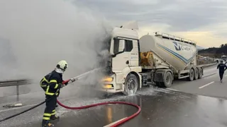 Beton mikseri bir anda alev aldı