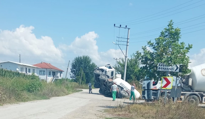 Beton mikseri devrildi