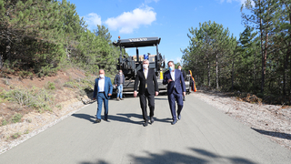 Beton yol çalışmaları Geyve’de sürüyor