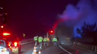 Bilecik-Sakarya yolunda tır yandı