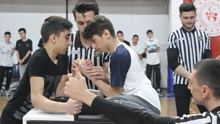  Bilek güreşi grup müsabakaları başladı