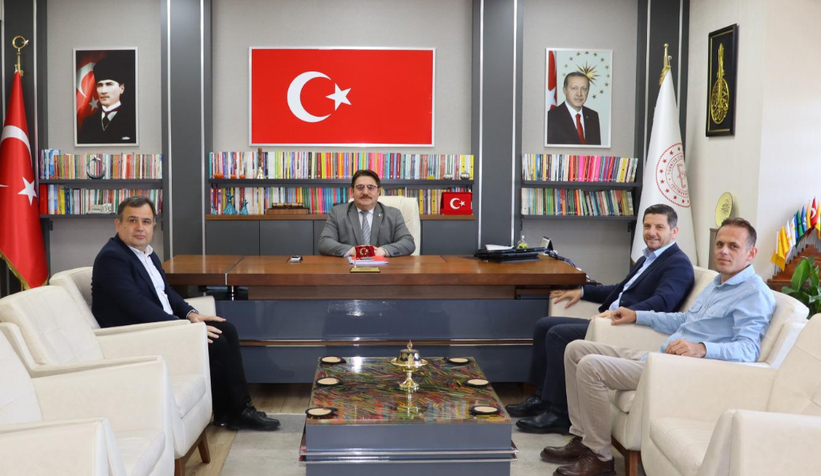 Bilişim sektörü temsilcilerinden Milli Eğitim Müdürü'ne ziyaret