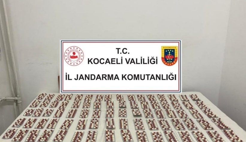 Bin 115 sentetik ecza hap ele geçirildi