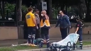 Bir anda yere yığıldı