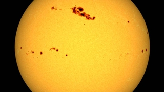 Bir Güneş lekesi son 2 günde 10 kat büyüdü