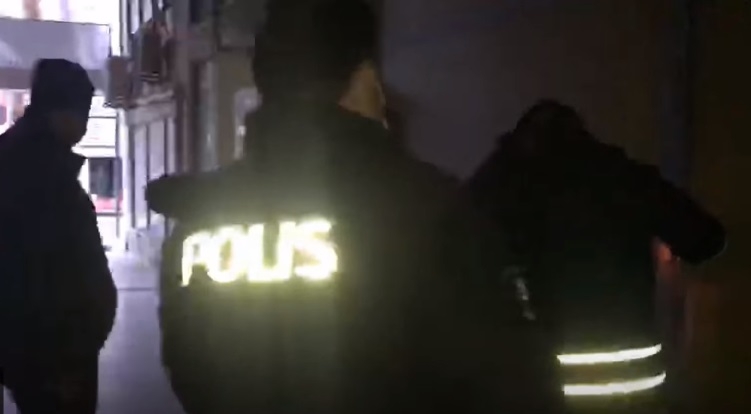 Birahaneye baskın; Süresiz mühürlendi