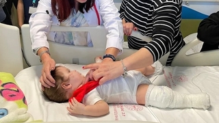 Birce bebek depremin etkisiyle 5’inci kattan düştü