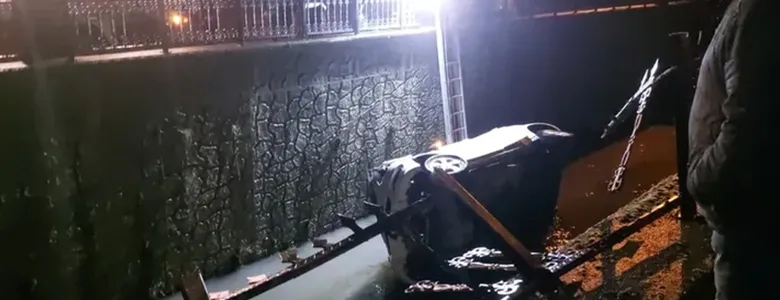 Biri ölmeden önlem alınsın; Fark etmeyen dereye uçuyor