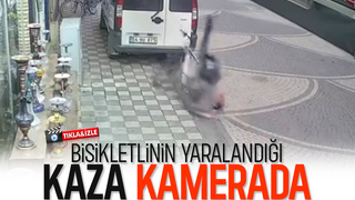 Bisikletli araca çarpıp düştü; işte o anlar