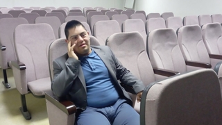 Bitlis'teki down sendromlu genç, dengbejlik yapıyor