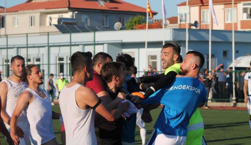 Boks ringine dönen maç sonrası 6 oyuncu disipline sevk edildi