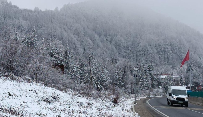 Bolu Dağı beyaz örtüyle kaplandı