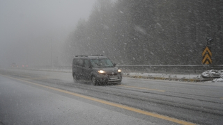 Bolu Dağı geçişinde kar ve tipi etkili oluyor