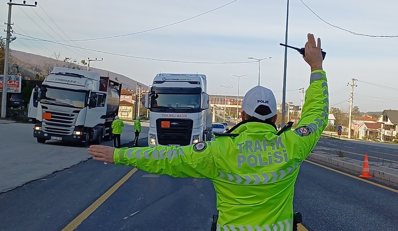 Bolu Dağı'nı kullanacaklar dikkat: O araçların geçişine izin verilmiyor