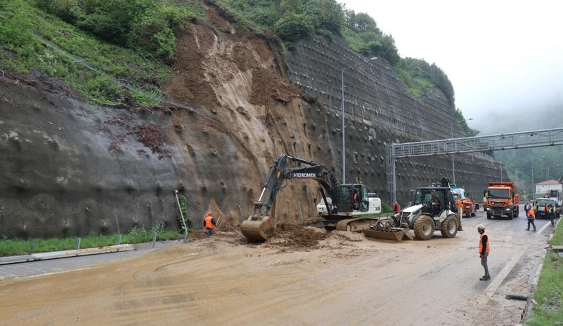 Bolu Dağı Tüneli 13 saat sonra ulaşıma açıldı