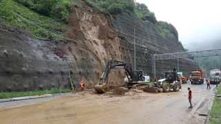Bolu Dağı Tüneli 13 saat sonra ulaşıma açıldı