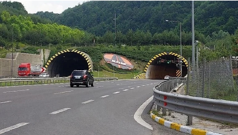 Bolu Dağı Tüneli 32 gün sonra ulaşıma açıldı