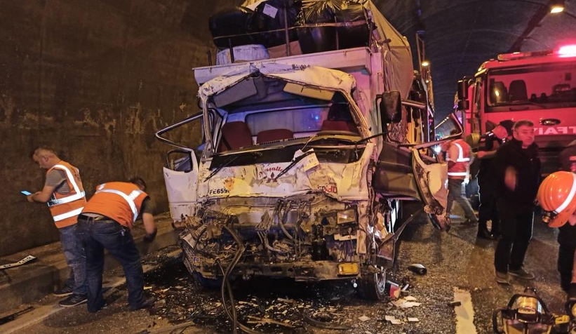 Bolu Dağı Tüneli’nde zincirleme kaza: 1 yaralı