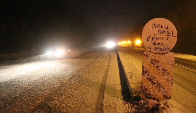 Bolu Dağı’nda yoğun kar yağışı etkili oluyor
