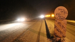 Bolu Dağı’nda yoğun kar yağışı etkili oluyor