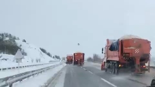 Bolu geçişinde aralıklarla kar yağışı etkili oluyor