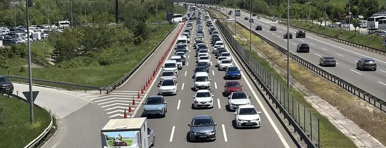 Bolu geçişinde trafik durma noktasına geldi