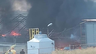 Boya fabrikasında yangın