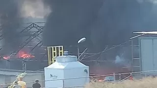 Boya fabrikasında yangın