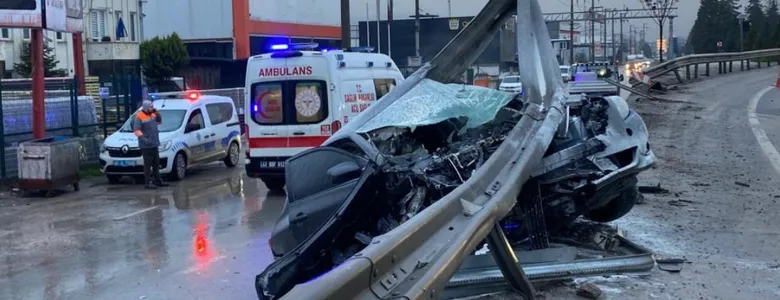 Bu araçtan yaralı çıktı