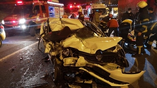 Bu araçtan yaralı kurtuldu