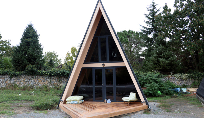 Bu evler kendi elektriğini üretiyor