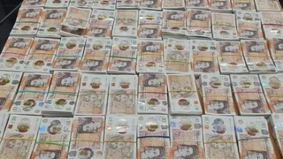 Bulgar sınırında Türk şoförün kullandığı tırdan 394 bin 320 sterlin çıktı