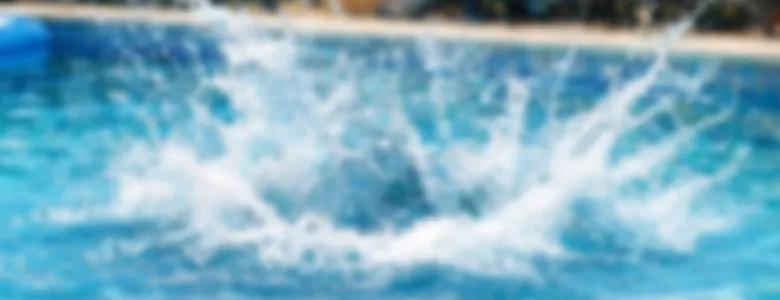 Bungalovda facia; Çocuk havuza düştü