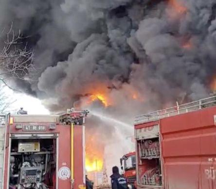 Büyük fabrika yangını