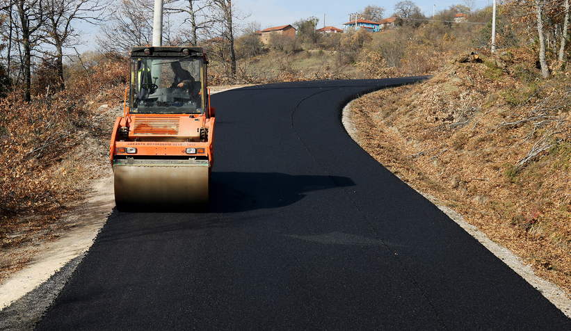 Büyükşehir 7/24 asfalt mesaisinde