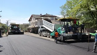 Büyükşehir asfalt sezonunu Akyazı’da açtı
