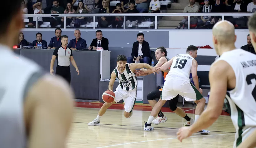 Büyükşehir basket ilk yarının son maçına çıkıyor
