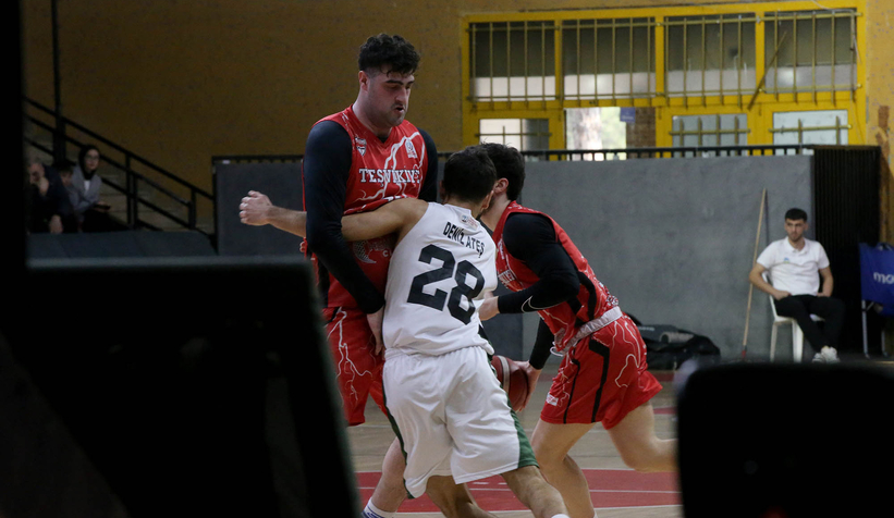 Büyükşehir Basketbol dolu dizgin: 82-77