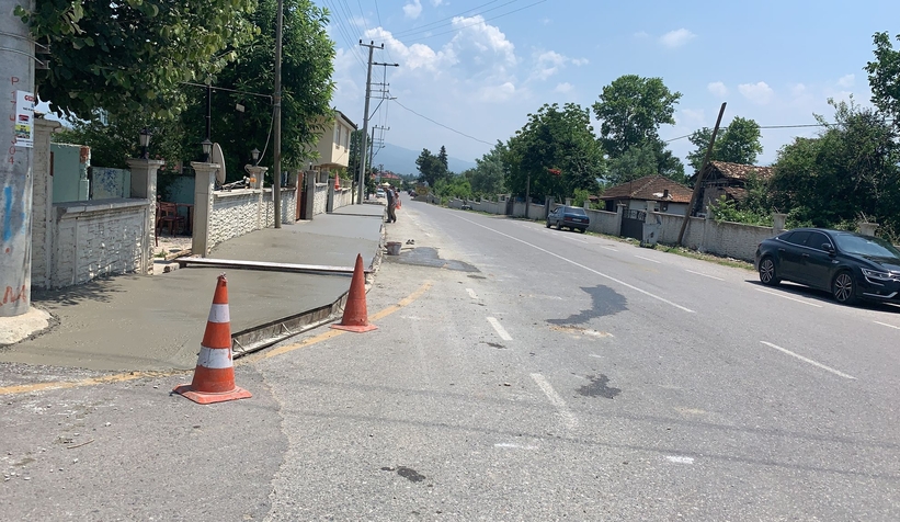 Büyükşehir, beton yaya yolları ile yaya güvenliğini artıyor