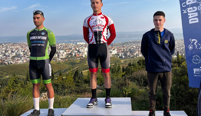 Büyükşehir bisiklet sporcularından gururlandıran başarı