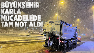 Büyükşehir ekipleri gece boyu yolları açtı