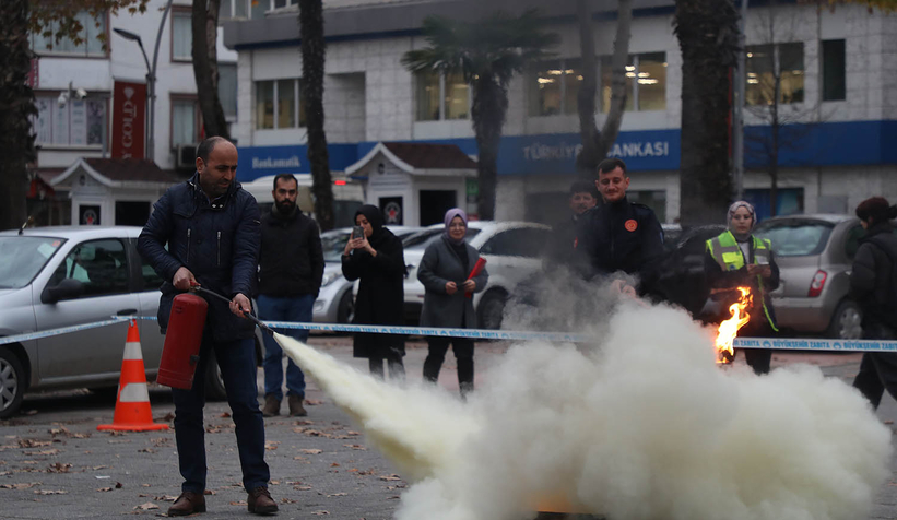 Büyükşehir ekiplerine ateşe müdahale eğitimi