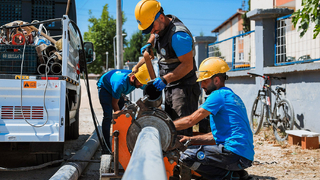 Büyükşehir güçlü altyapı çalışmalarını Akyazı ile buluşturdu