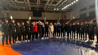 Büyükşehir güreşçileri mindere çıktı