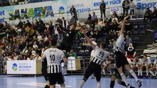 Büyükşehir hentbol Beşiktaş’a mağlup oldu