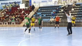 Büyükşehir Hentbol evinde kaybetti 34-37